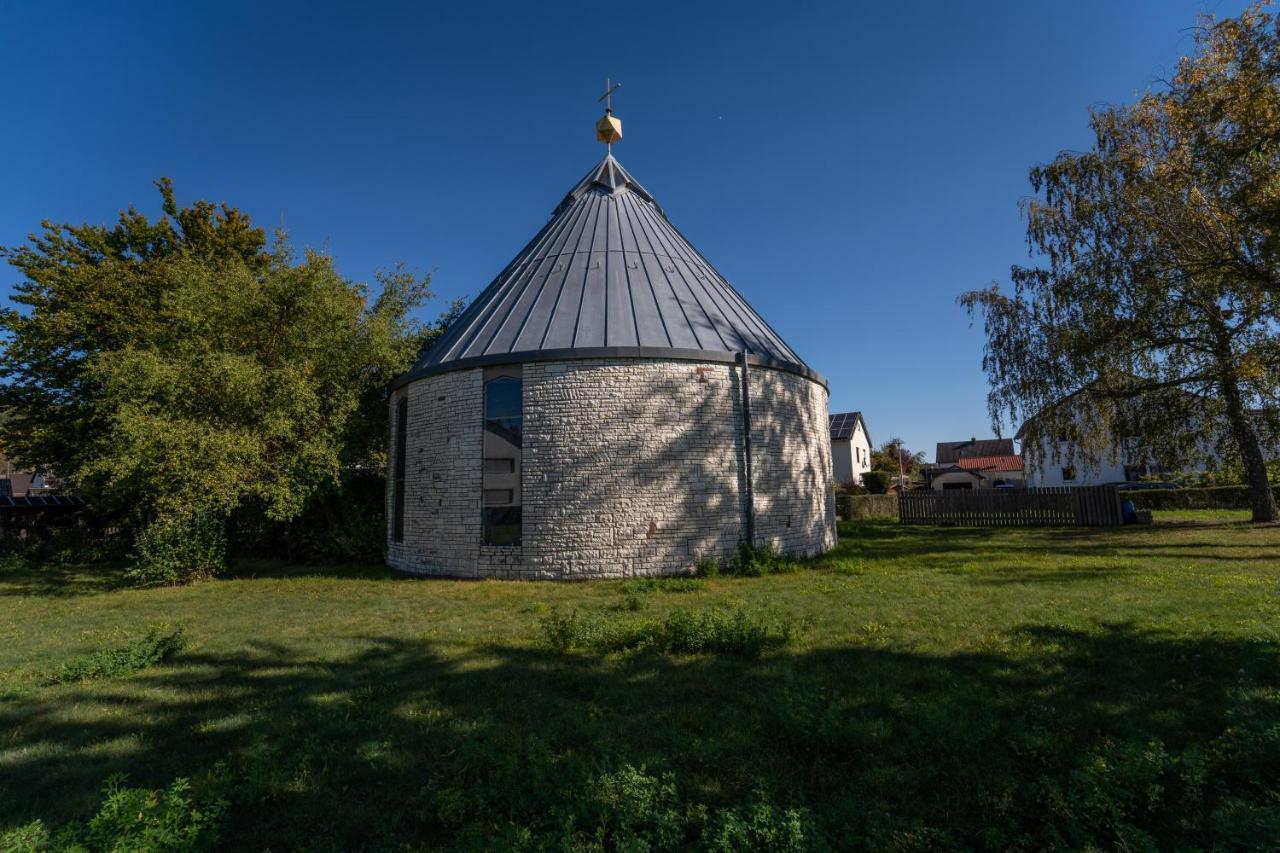 dreamcation - Ehemaliges Pfarrhaus, 3D-Tour, 4 SZ, Terrasse, BBQ, Küche, Garten, 140qm Kelheim Exterior foto