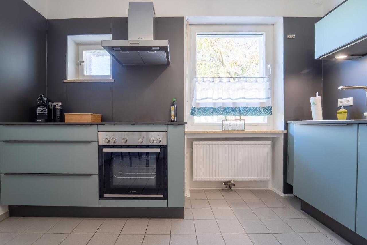 dreamcation - Ehemaliges Pfarrhaus, 3D-Tour, 4 SZ, Terrasse, BBQ, Küche, Garten, 140qm Kelheim Exterior foto