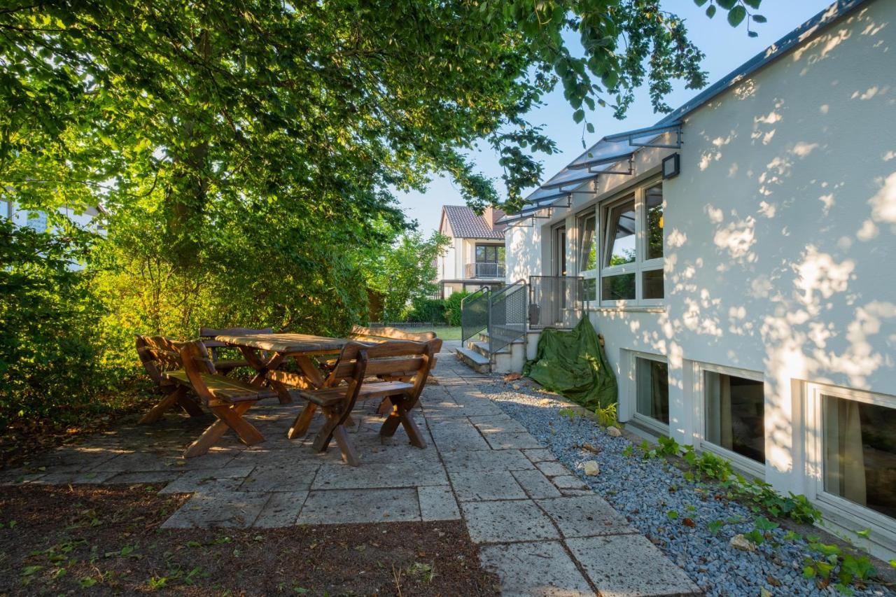 dreamcation - Ehemaliges Pfarrhaus, 3D-Tour, 4 SZ, Terrasse, BBQ, Küche, Garten, 140qm Kelheim Exterior foto