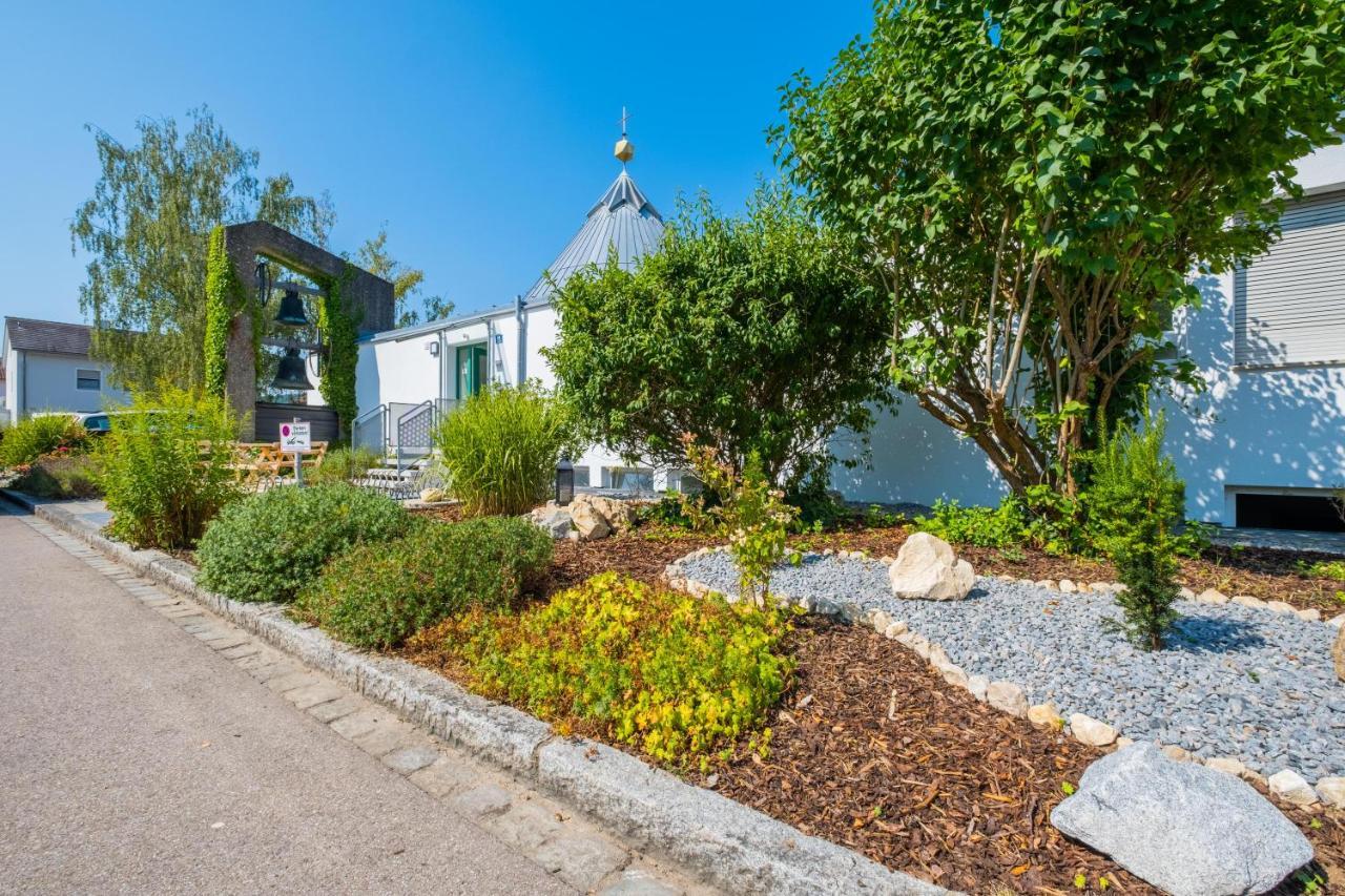 dreamcation - Ehemaliges Pfarrhaus, 3D-Tour, 4 SZ, Terrasse, BBQ, Küche, Garten, 140qm Kelheim Exterior foto